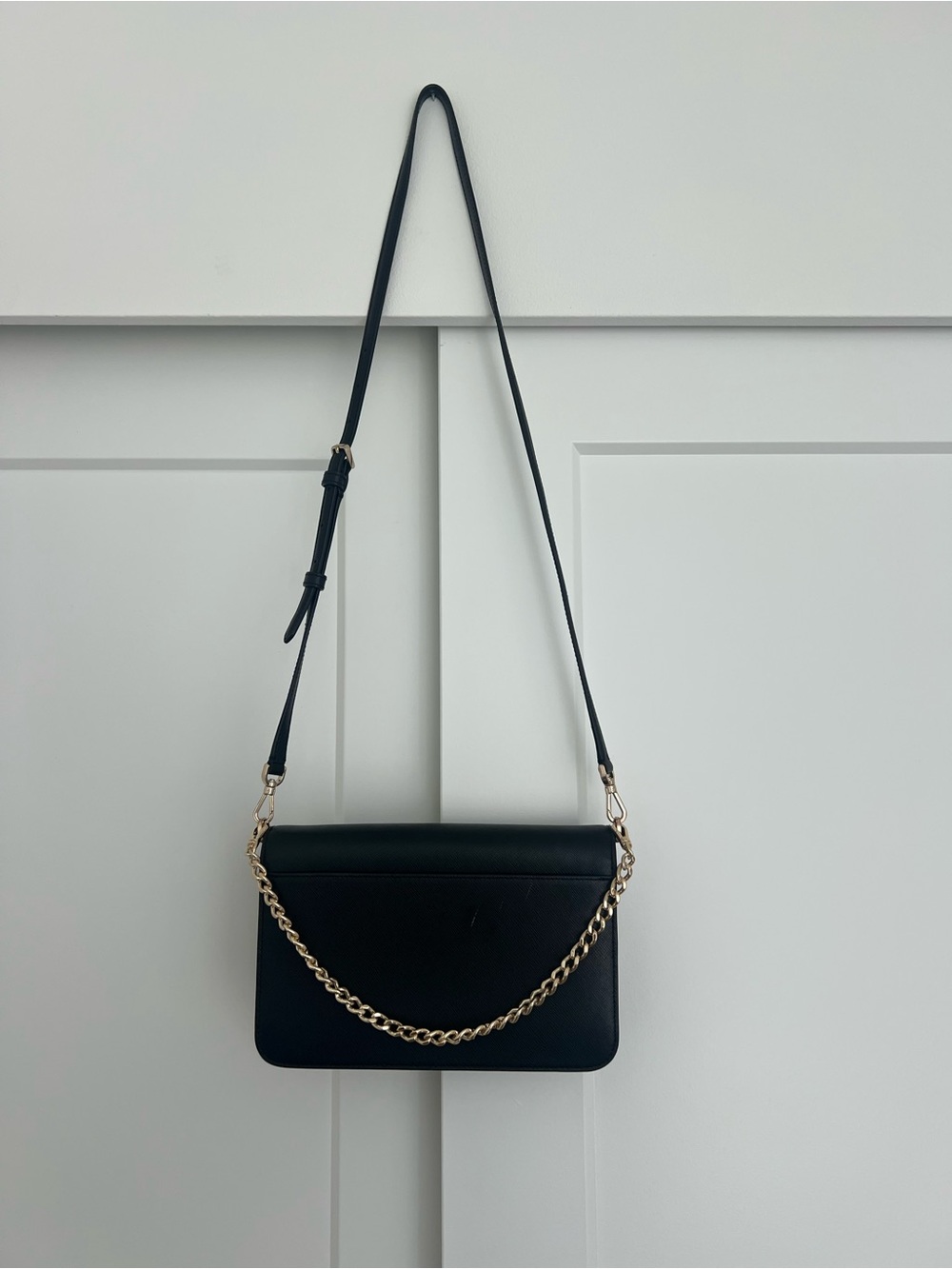 Kate Spade black leather flap crossbody with gold hardware - Picture 3 of 6